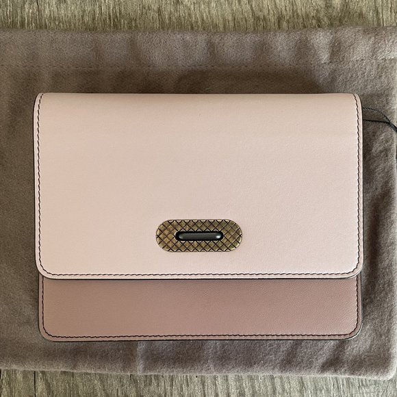 NWT Bottega Veneta leather clutch with chain - Authentic - Picture 5 of 16